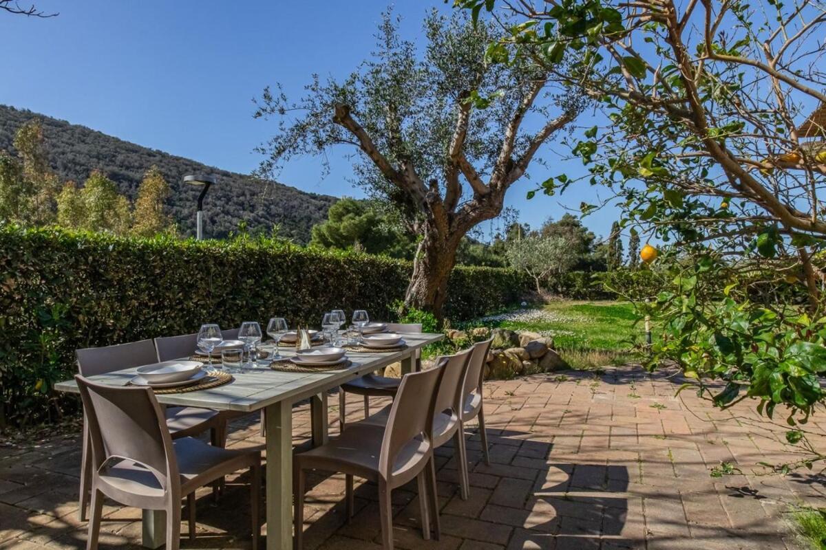 Villa Acquasalata Nisporto Exteriér fotografie