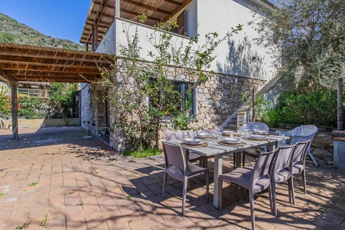 Villa Acquasalata Nisporto Exteriér fotografie